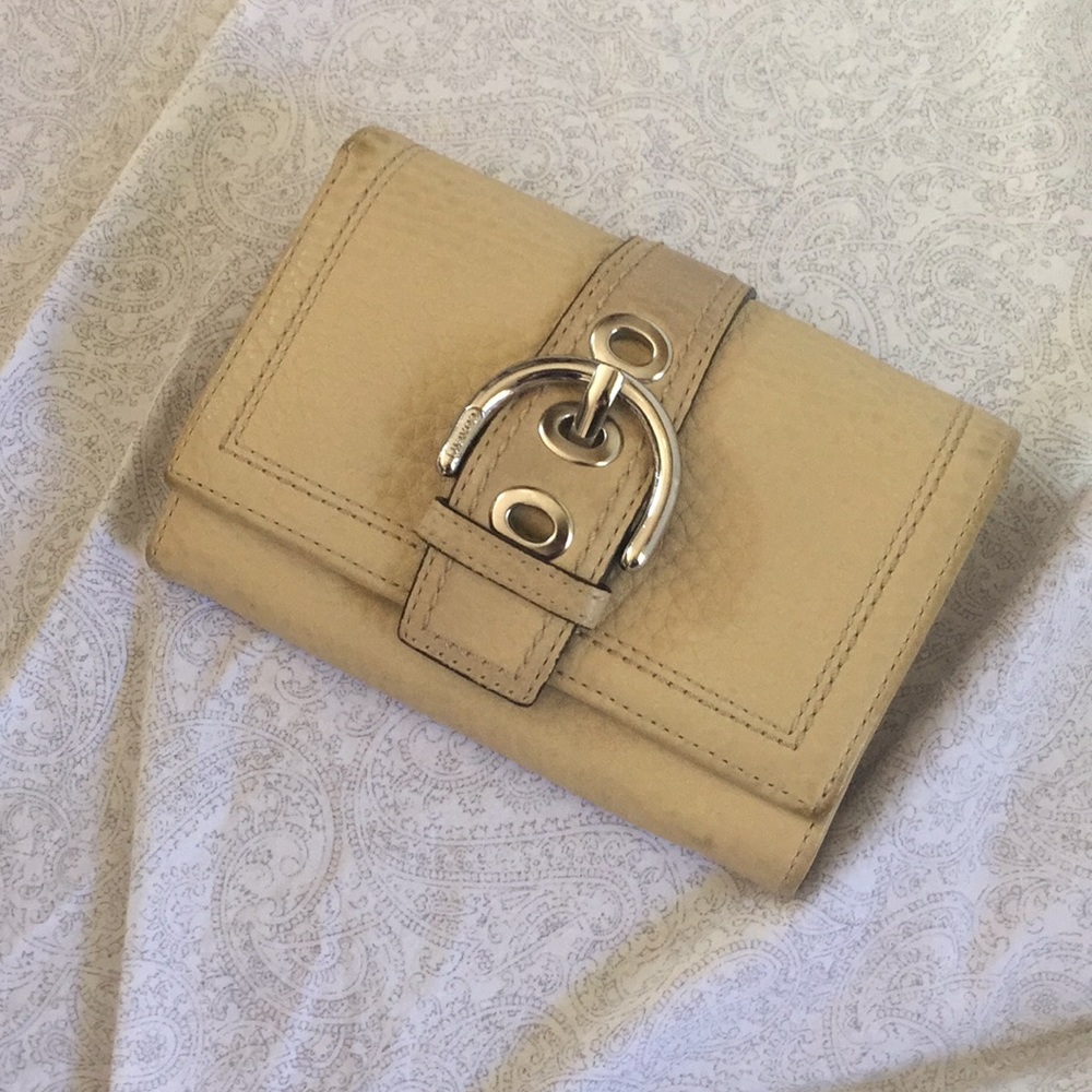 COACH  Leather wallet in good condition. Only flaw is required leather cleaning